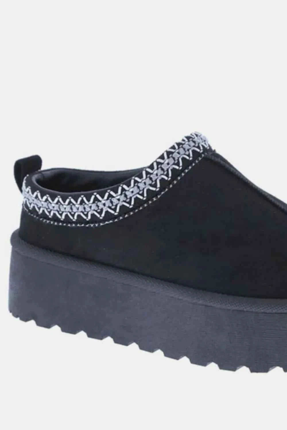 Platform Embroidered Trim Slip-On Boots - Weeboo