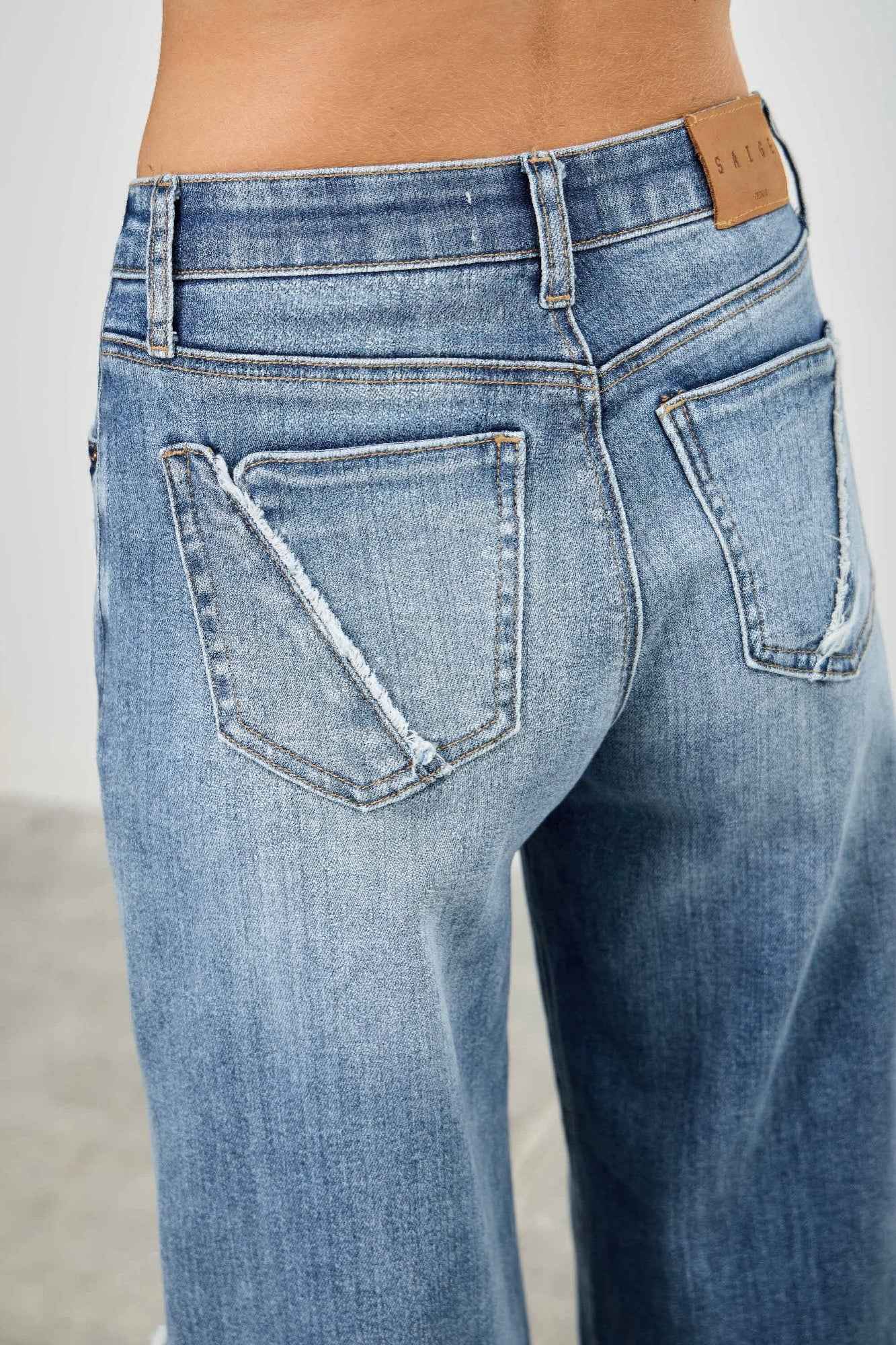 Mid Rise Wide Frayed Seam