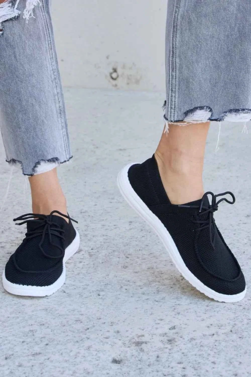 Forever Link Flat Round Toe Lace-Up Sneakers - Liorienne