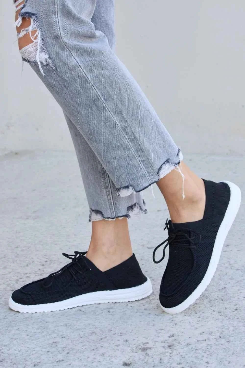 Forever Link Flat Round Toe Lace-Up Sneakers - Liorienne