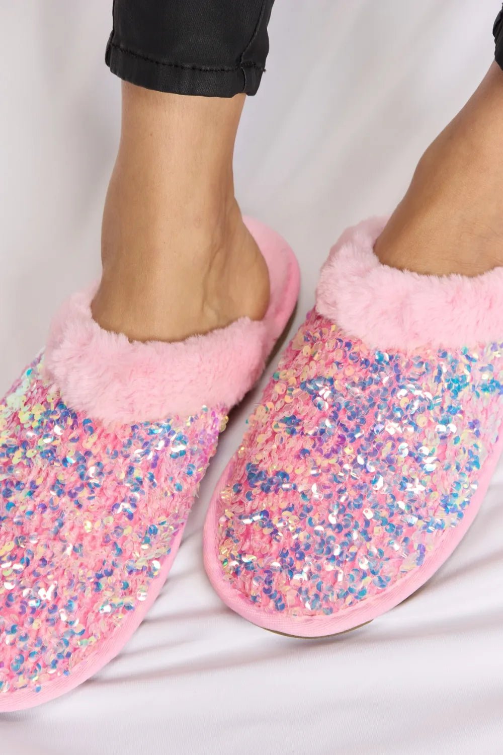 Forever Link Sequin Plush Round Toe Slippers - Liorienne