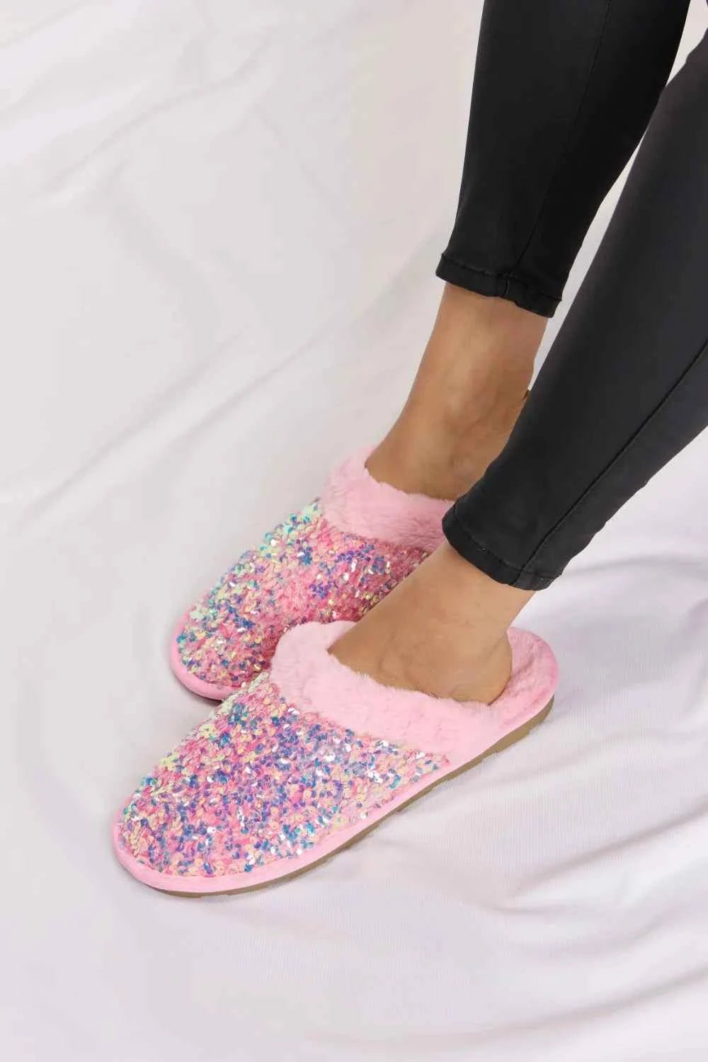 Forever Link Sequin Plush Round Toe Slippers - Liorienne