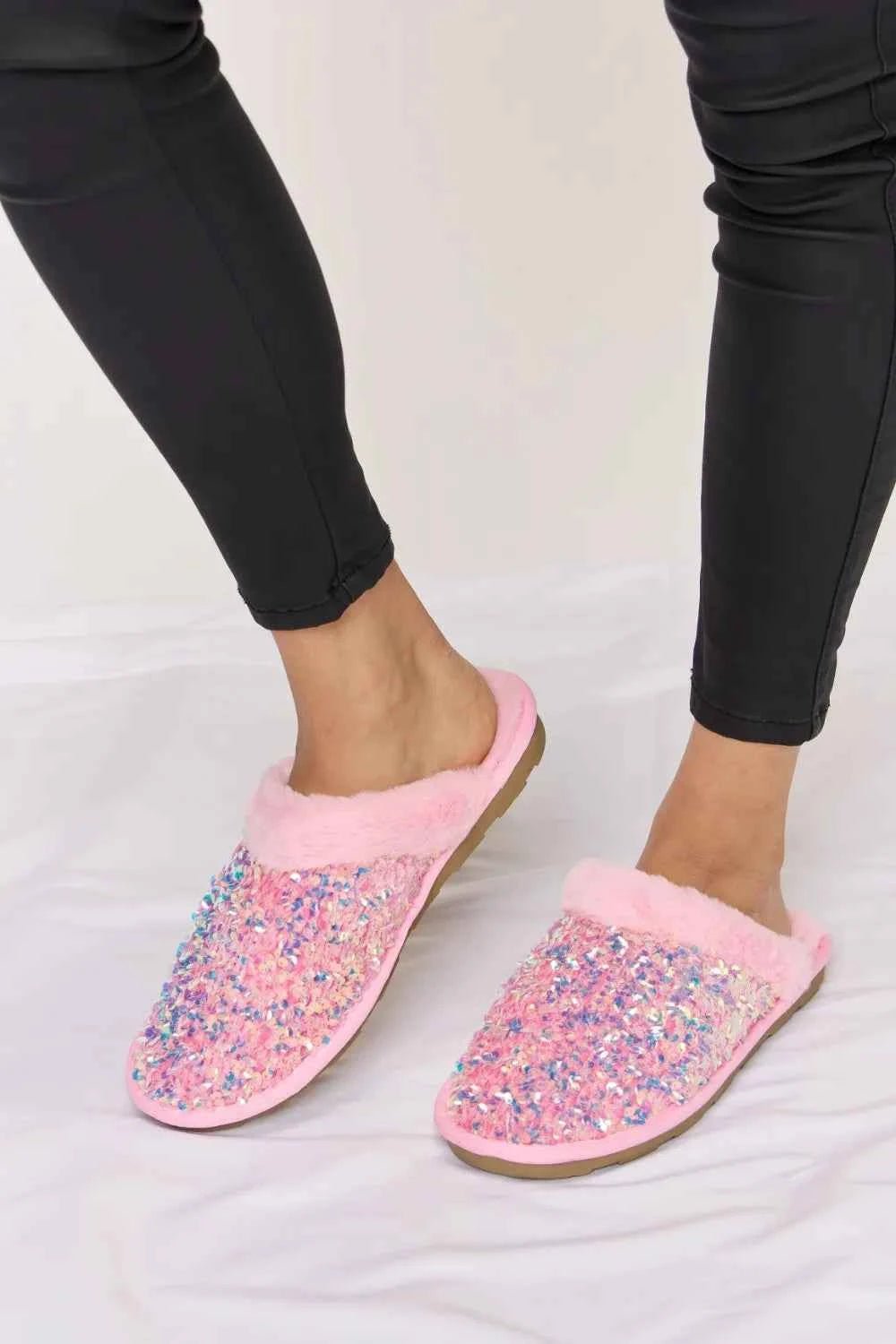 Forever Link Sequin Plush Round Toe Slippers - Liorienne