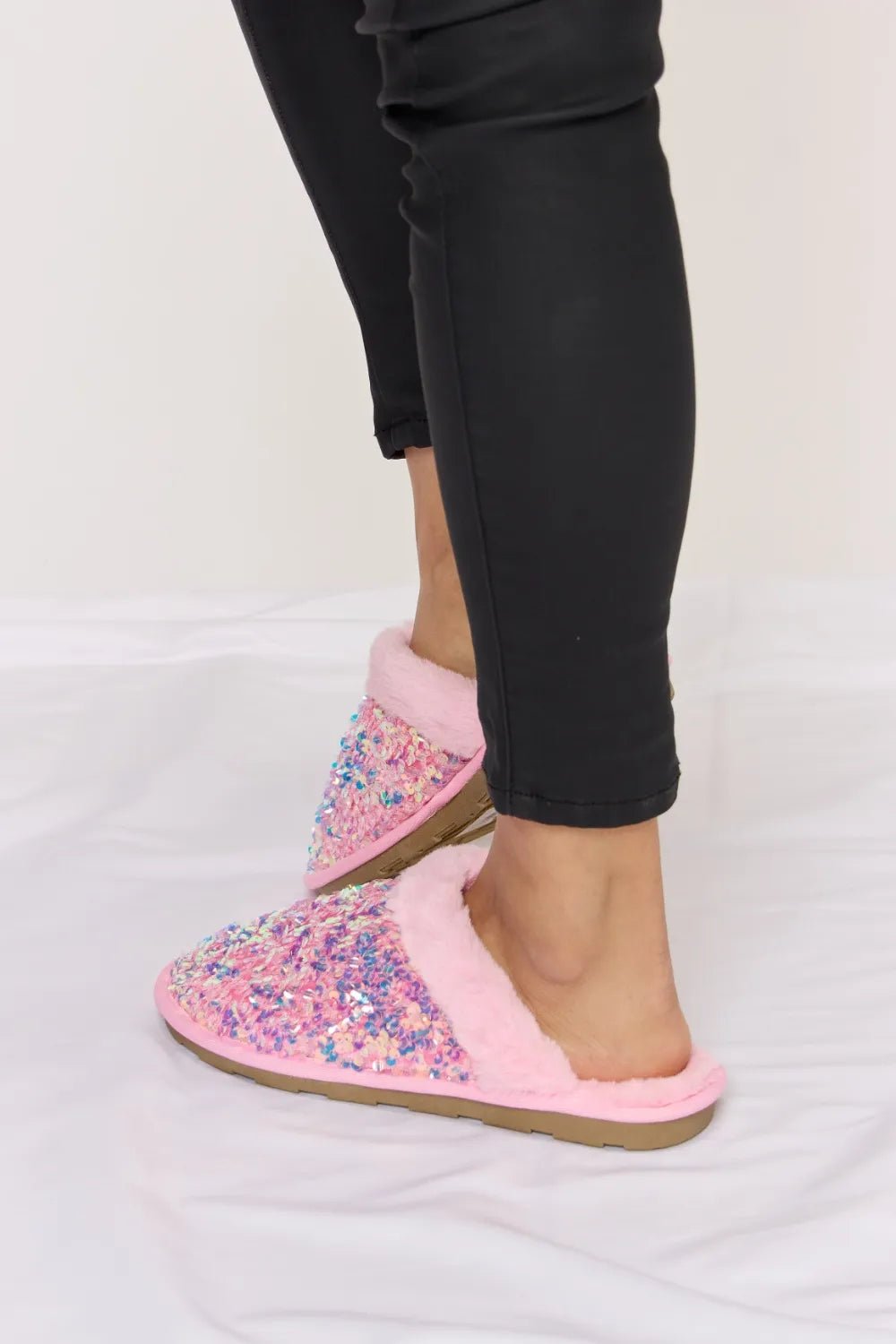 Forever Link Sequin Plush Round Toe Slippers - Liorienne