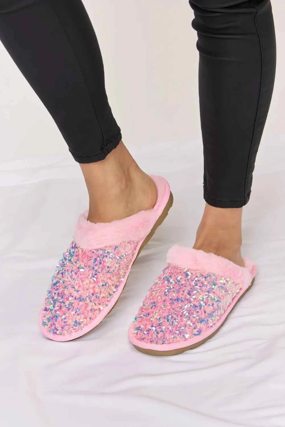 Forever Link Sequin Plush Round Toe Slippers - Liorienne