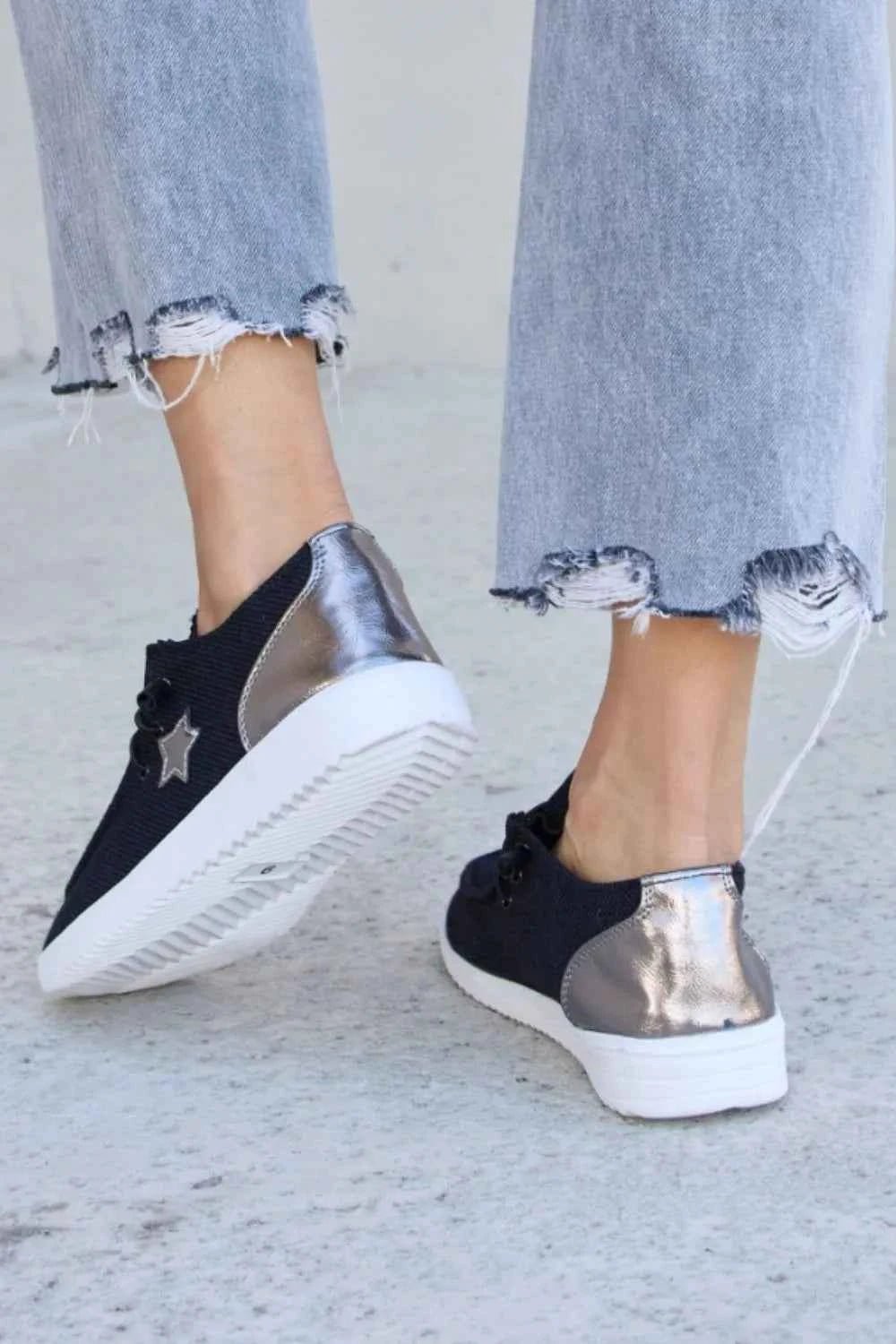 Forever Link Star Lace-Up Flat Sneakers - Liorienne