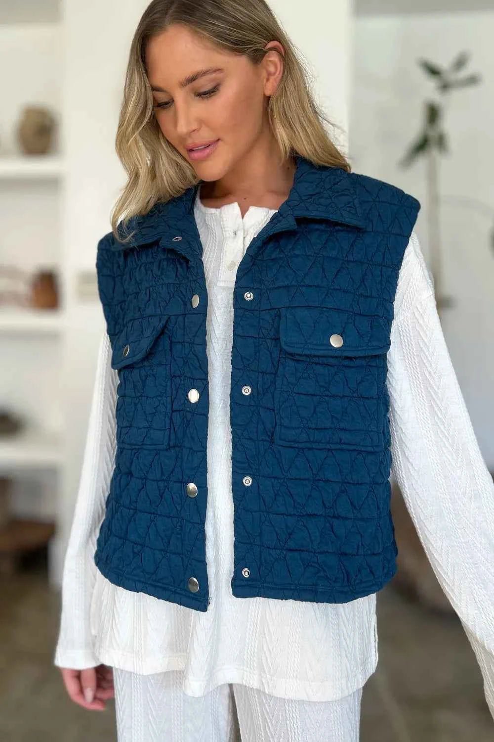 Women's Pocketed Texture Snap Down Vest Coat – Double Take - Liorienne